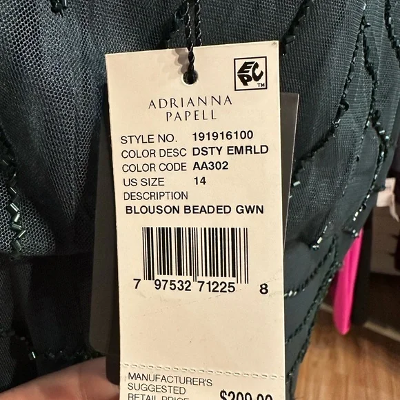 Elegant Green Beaded Dress - Picture 6 of 8